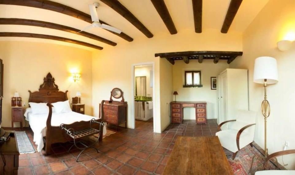 Hostal La Riera Torroella de Montgrí Extérieur photo