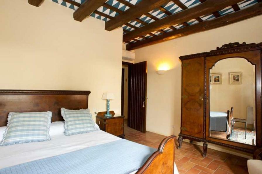 Hostal La Riera Torroella de Montgrí Extérieur photo